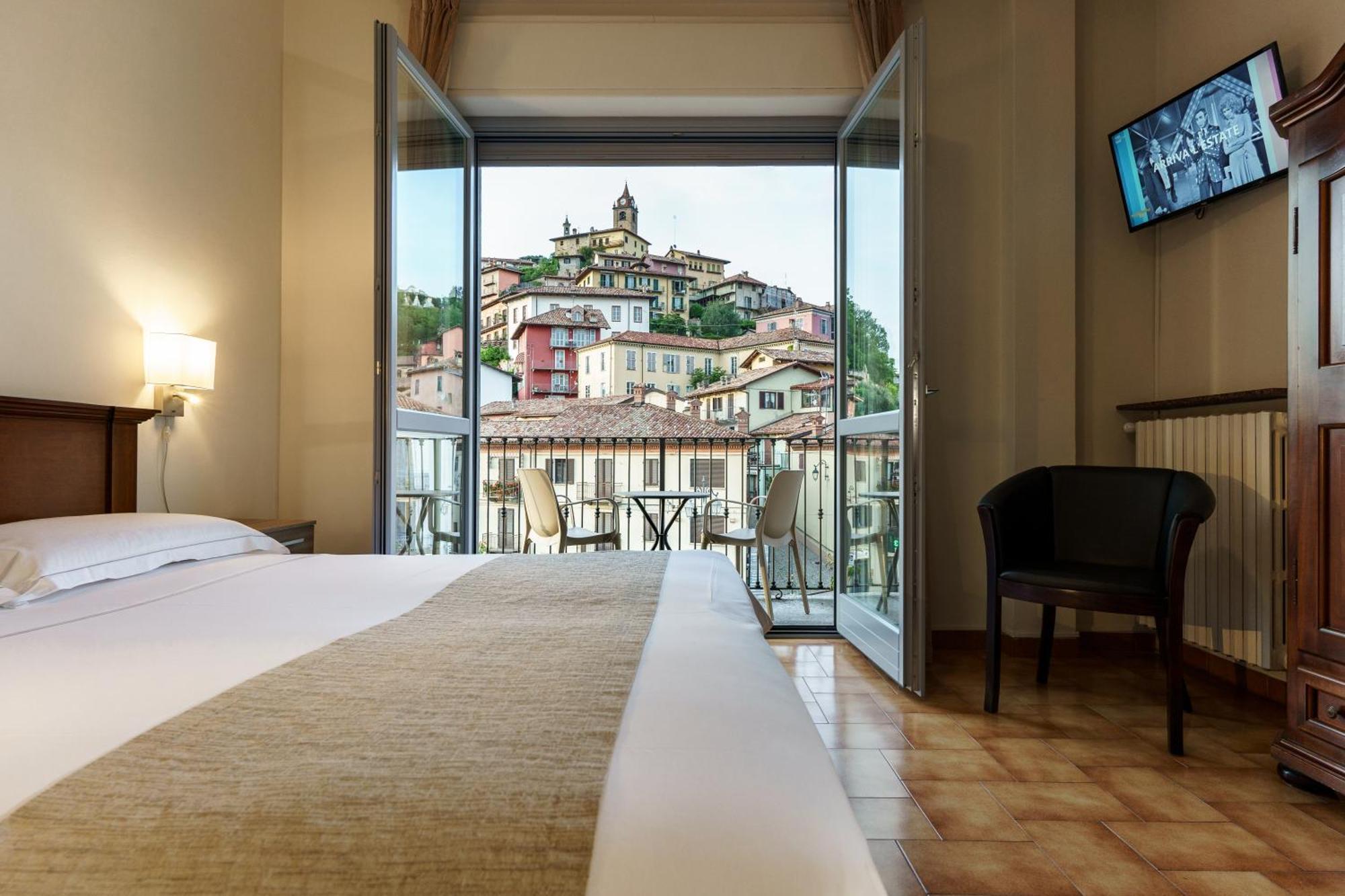 Hotel Il Grappolo D'Oro Monforte D'Alba Luaran gambar